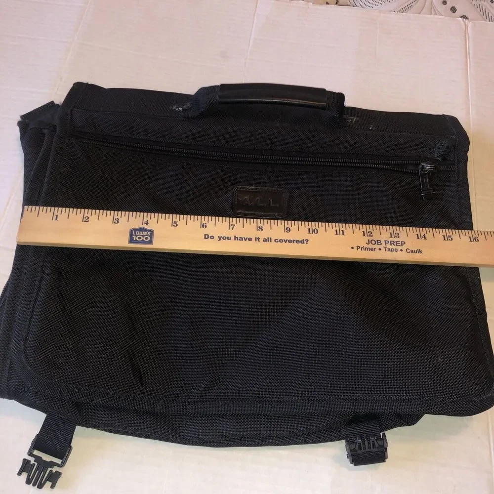 TUMI 209D3 Alpha Black Ballistic Nylon Messenger Bag Briefcase Expandable